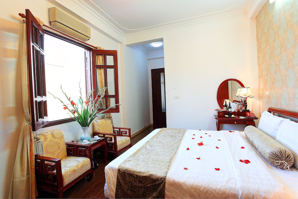 Luxury Hotel 26/58