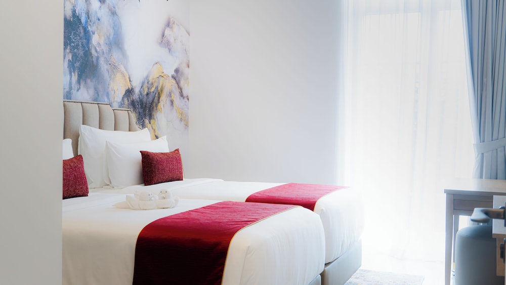 3 BEDROOMS, EXECUTIVE