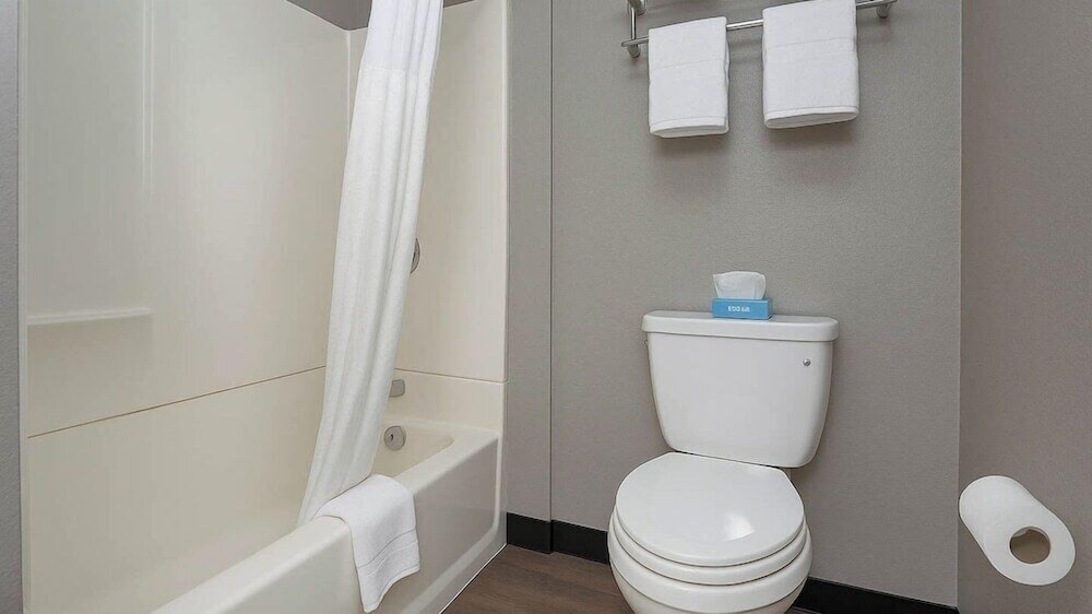 Motel6 San Diego, CA - Downtown 50/50