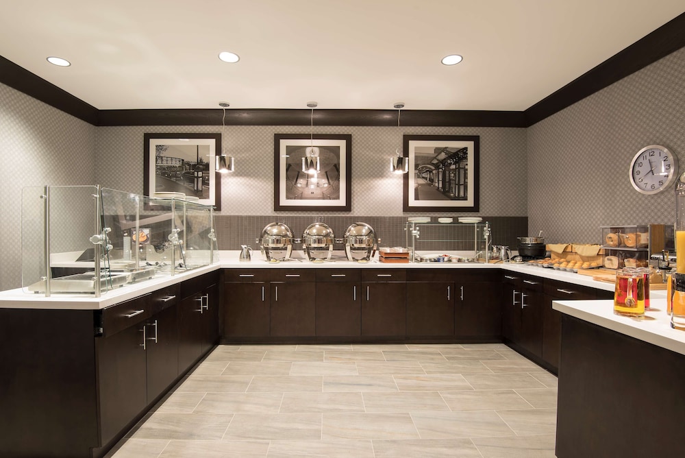 DoubleTree by Hilton Hotel Schenectady 40/51