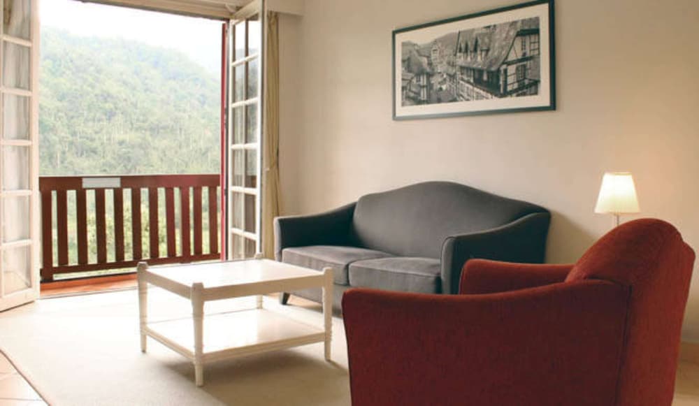 Colmar Tropicale, Berjaya Hills 45/76