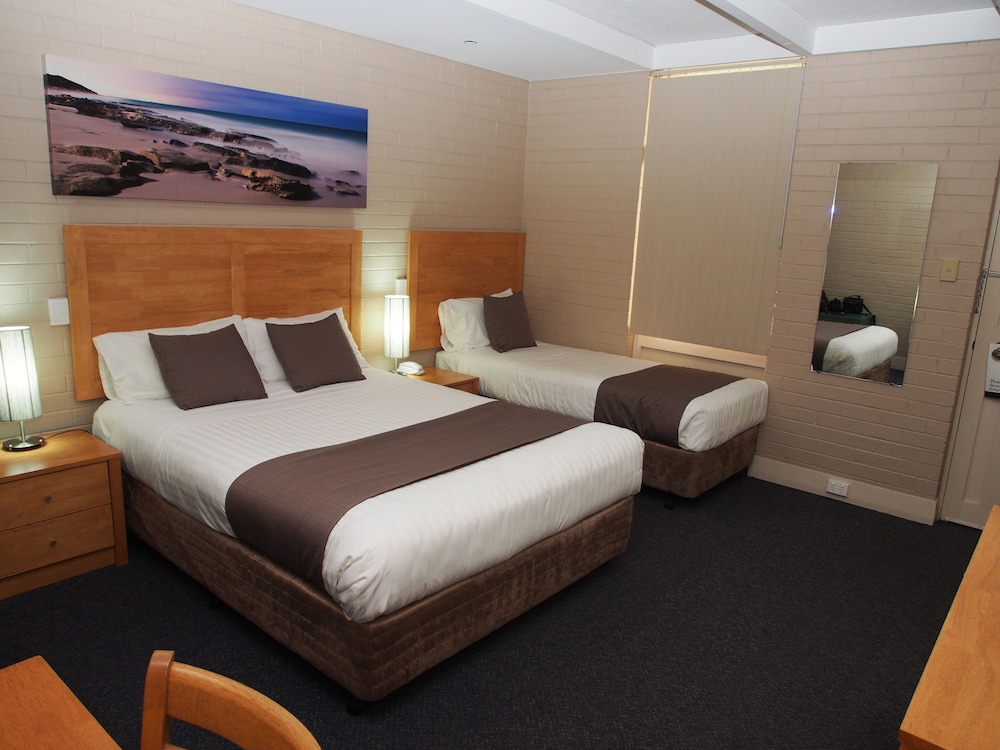 غرفة بسرير كينج وسرير فردي، Dongara Hotel Motel 8/8