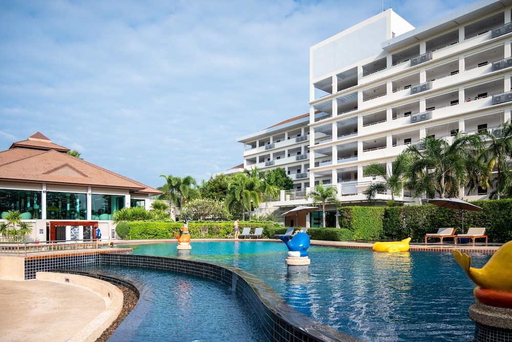 Seapine Beach Golf and Resort Hua Hin 4/50