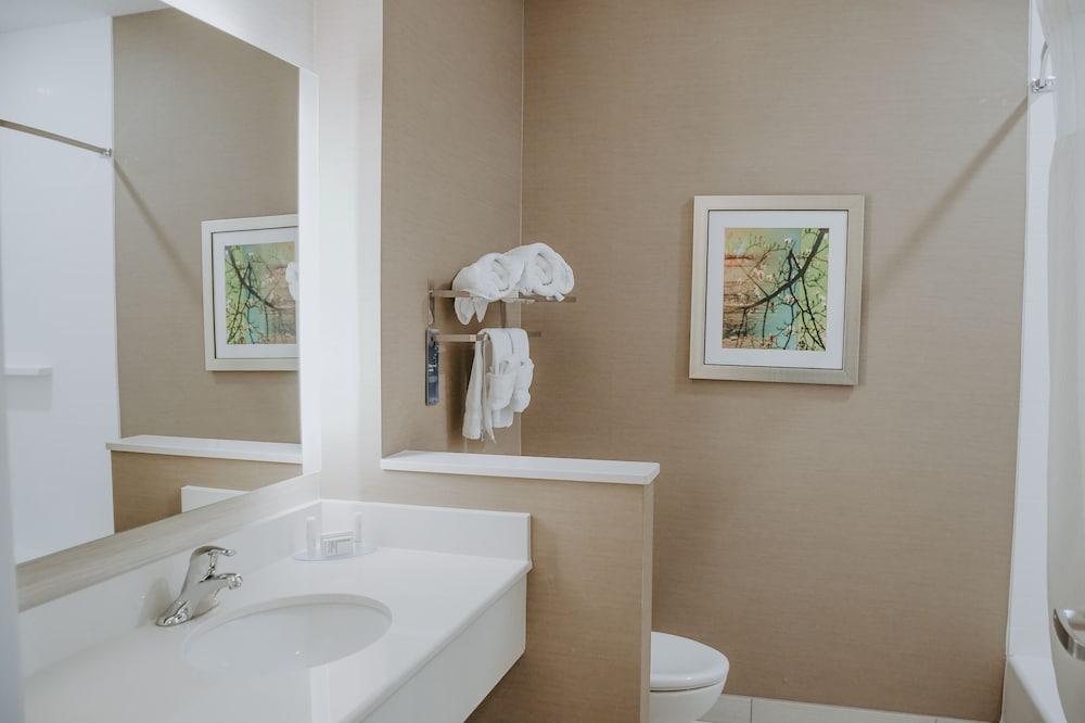 Fairfield Inn And Suites By Marriott Lincoln Airport 45/45