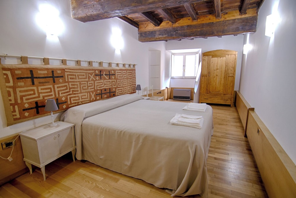 Rinidia Roma Centro 9/40