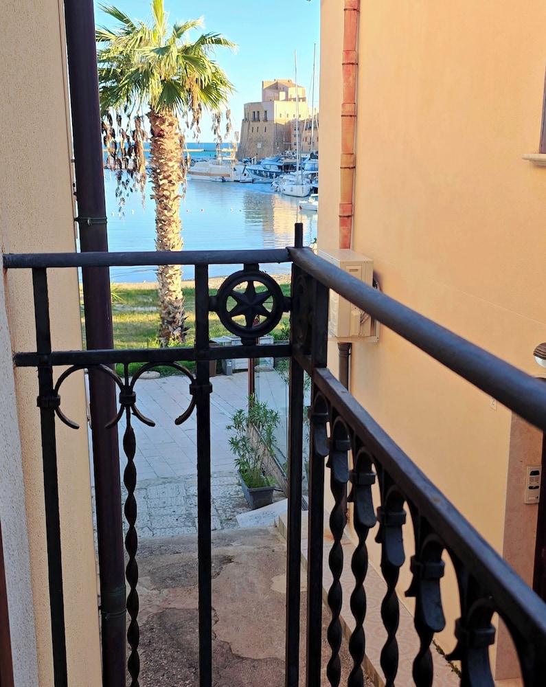 HOTEL CALA MARINA 8/72