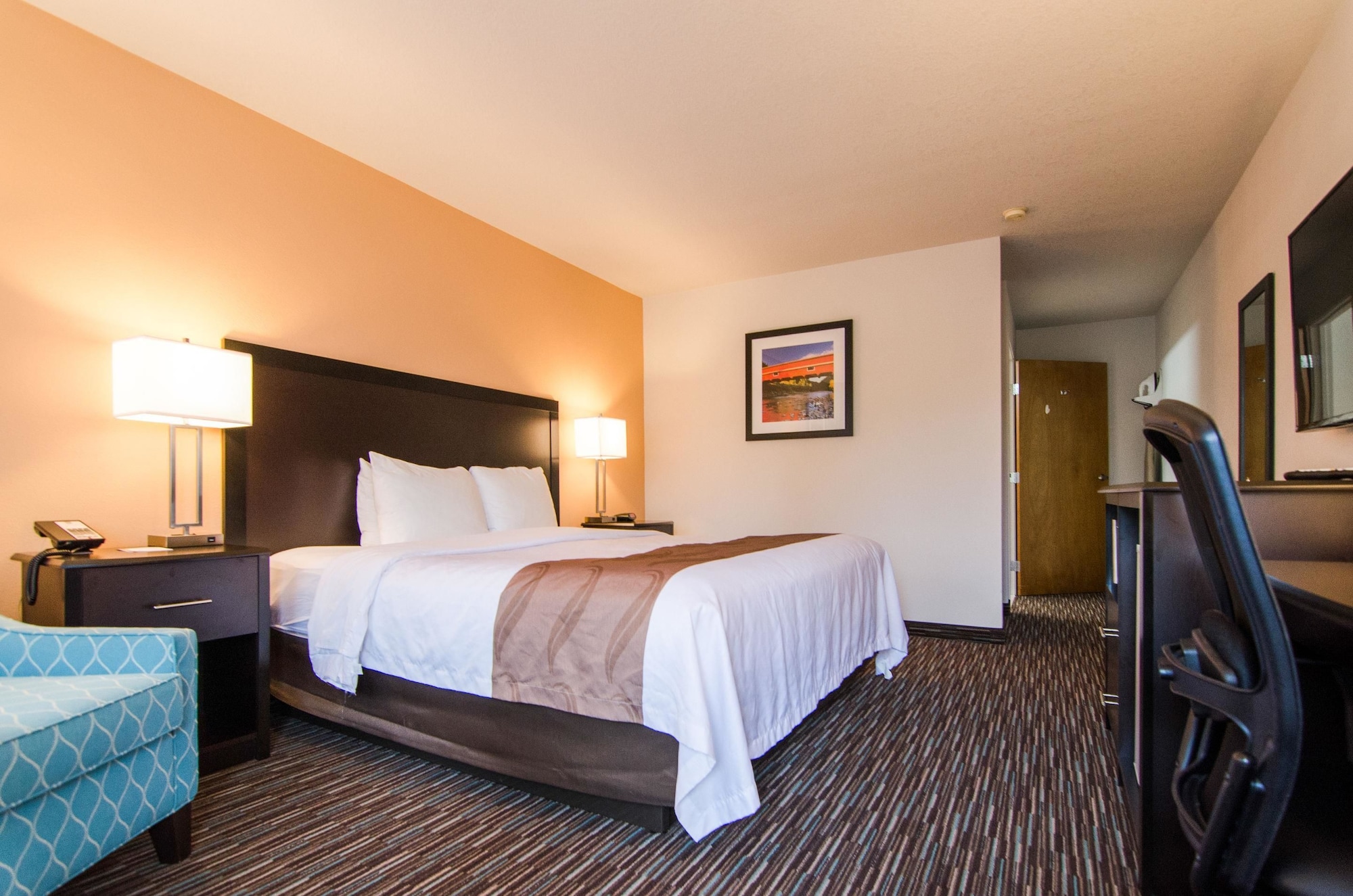 كوخ بسرير كينج لذوي الإعاقة، Cottage Grove Inn 2/5