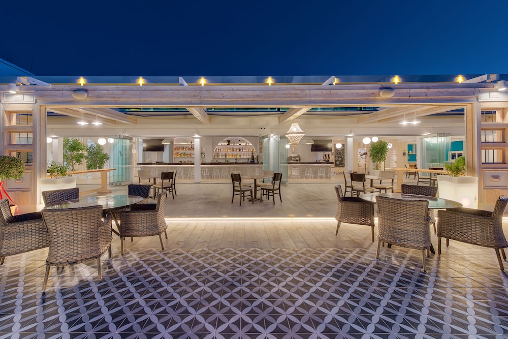 Mandala Seafront Suites 6/38
