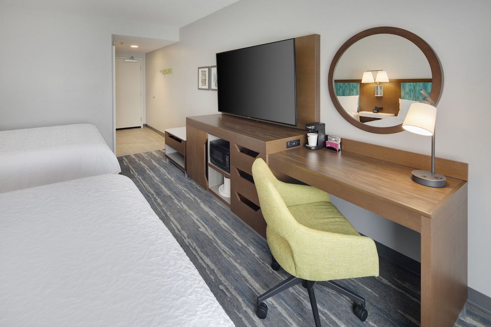 Hampton Inn Suites Richmond Short Pump Va 13/27