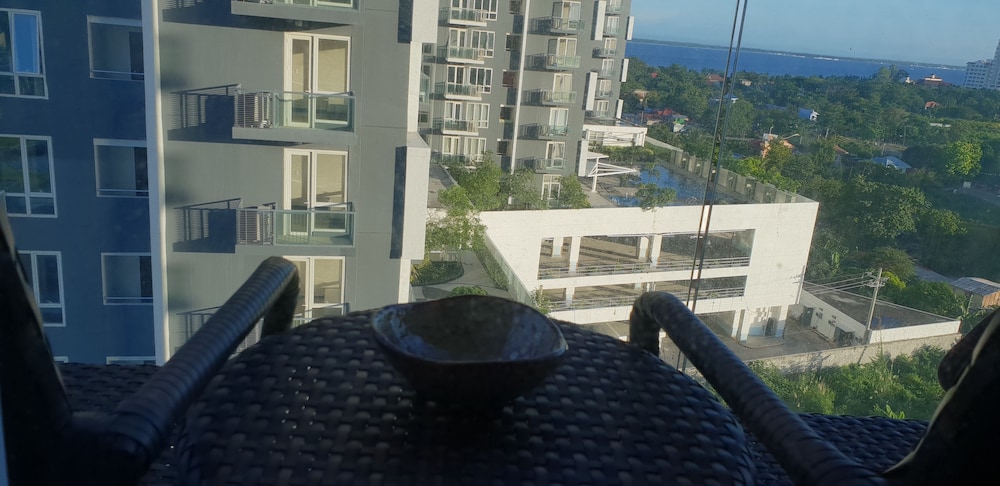 Mactan Newtown With Ocean View 2/50