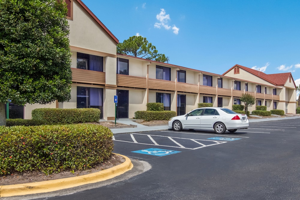 Red Roof Inn Suites Brunswick I 95 4/32