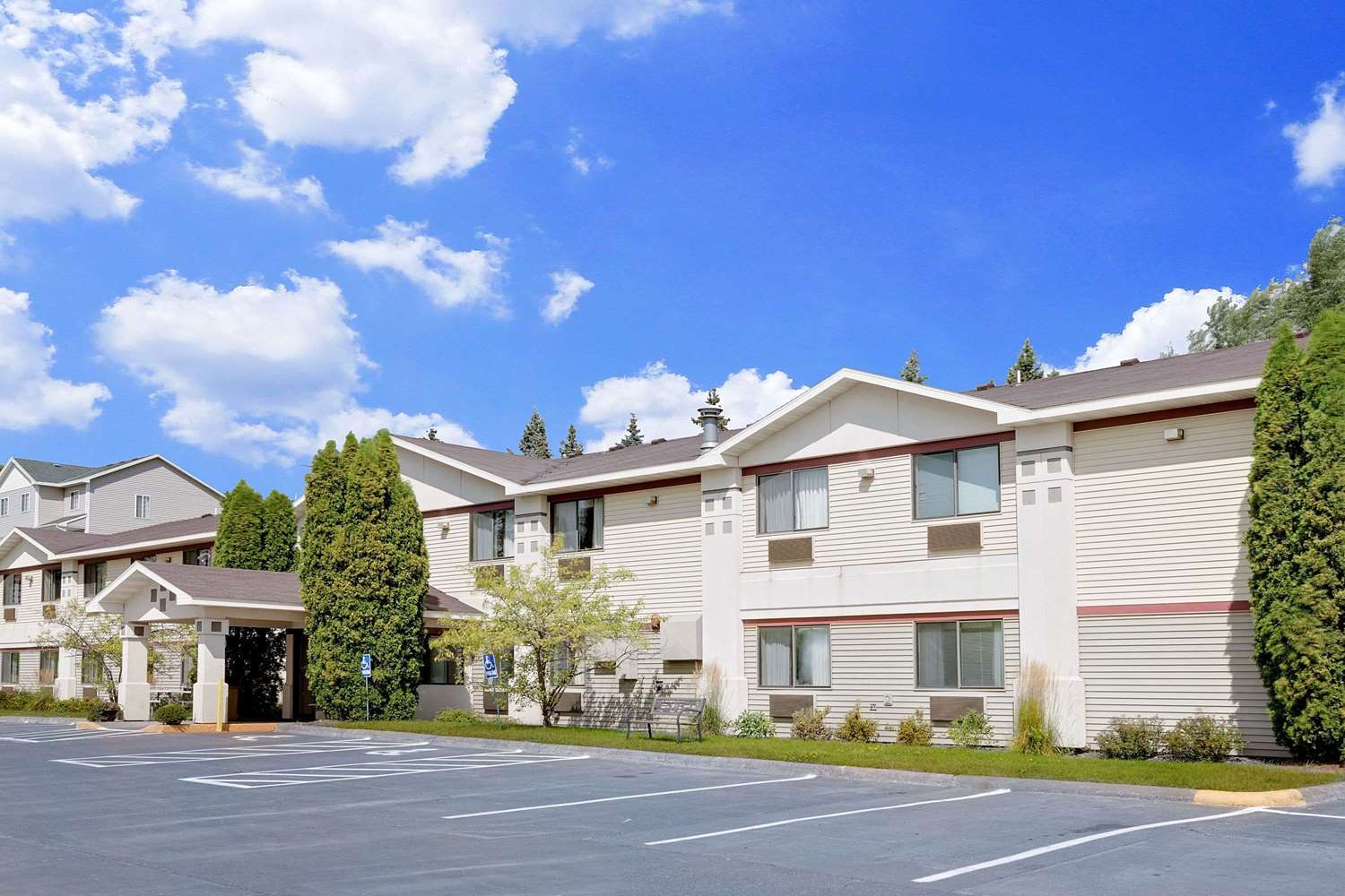 Super 8 by Wyndham Cloquet 3/5