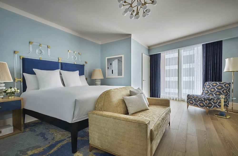 Rose, Sun, Suite, 2 King Beds, Sofa