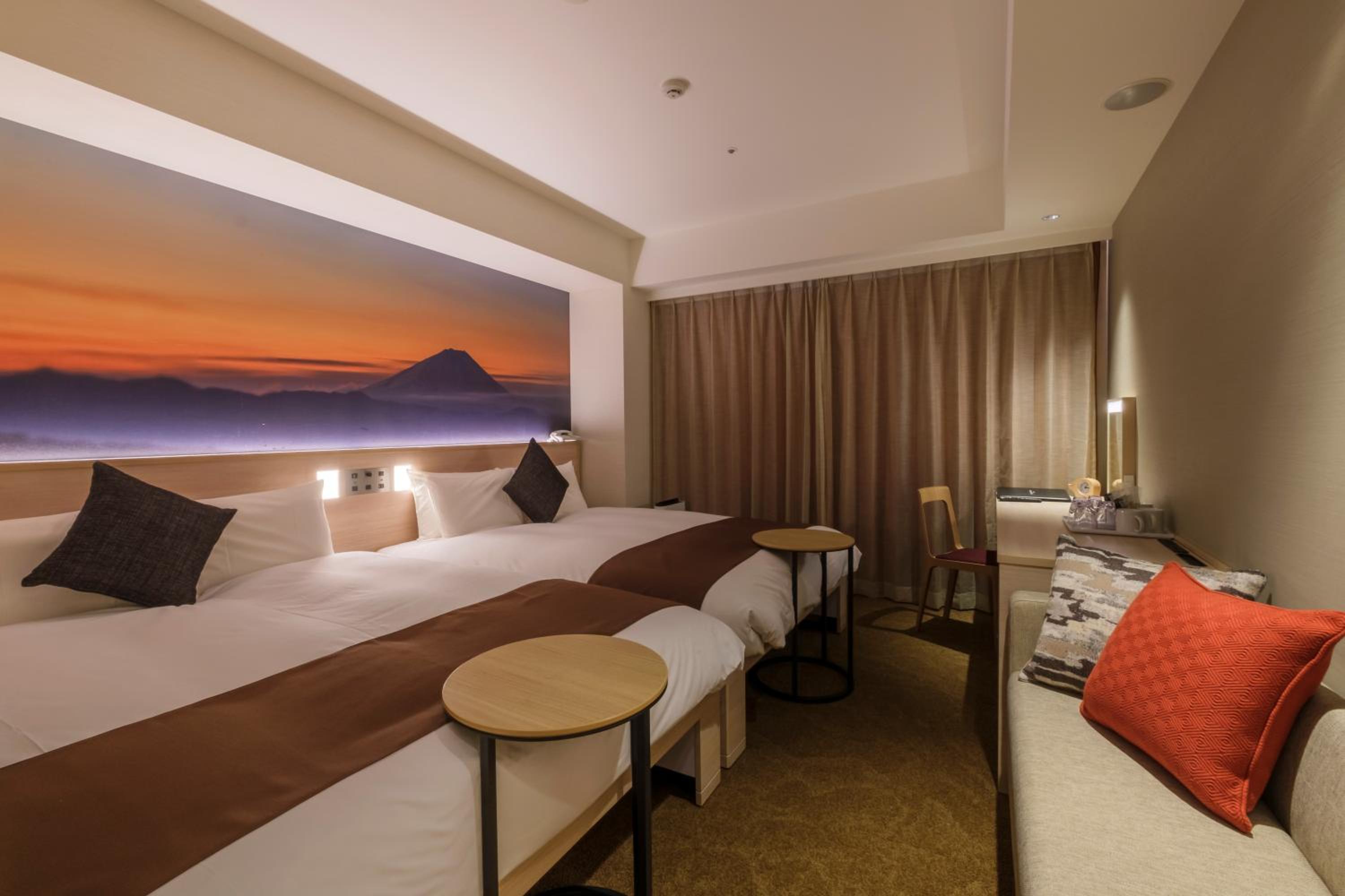 Standard, Quadruple, HOTEL JAL CITY HANEDA TOKYO WEST WING 3/10