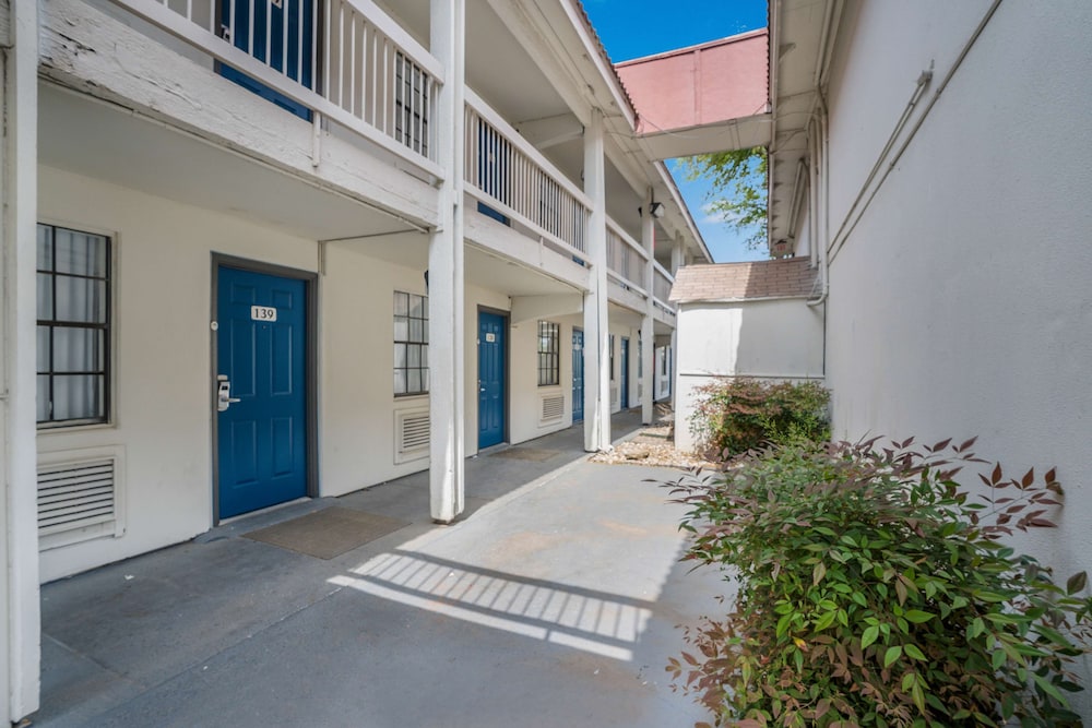 Motel6 Dallas, TX - Market Center 34/45