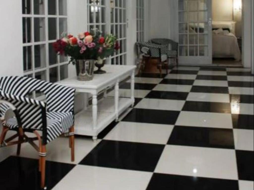 LaBelle Guest House 14/28