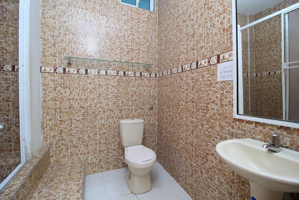 Hotel Abi Inn By GEH Suites 39/42