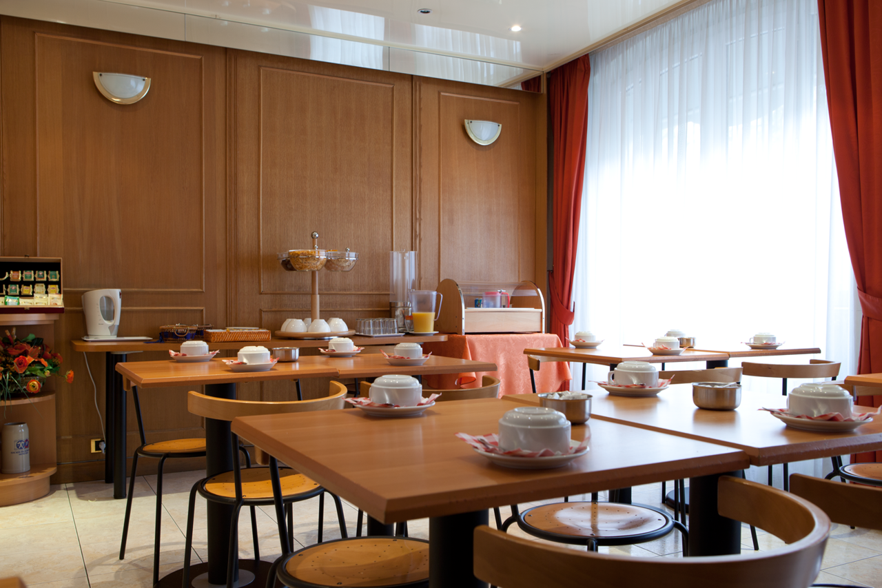 Hotel Cosmotel 73/83