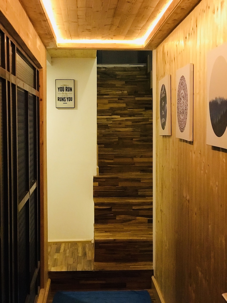Blu Cabin Ari Stylish Gay Poshtel 42/73