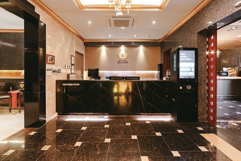 Hotel Gallery 3/50