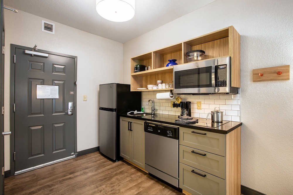 Candlewood Suites Apex Raleigh Area 11/50