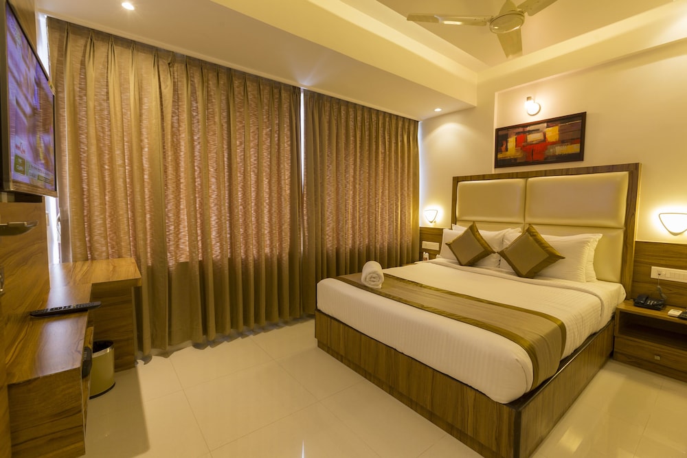 Grand Plaza Suites 7/23