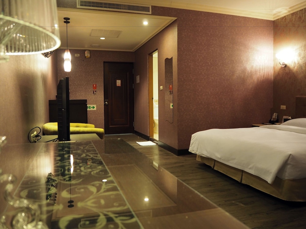 The Riverside Hotel & Motel 26/49