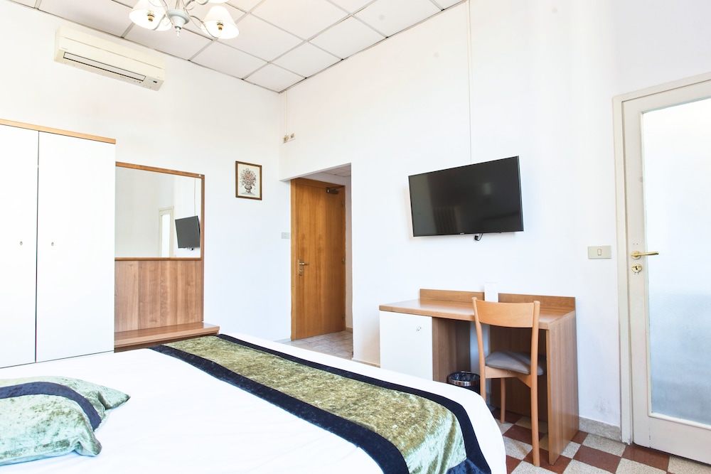 Hotel St James 11/50