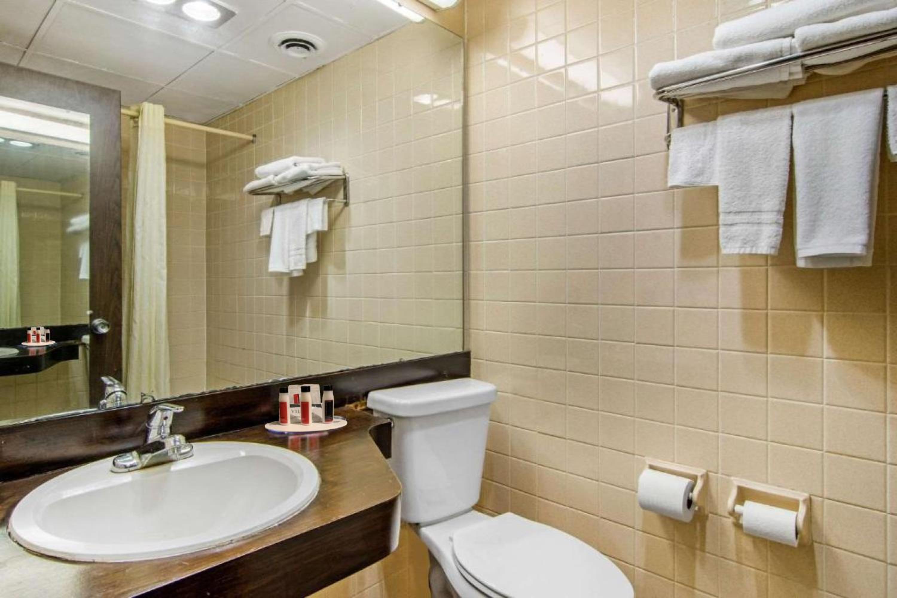Room, 2 Double Beds, Forsyth, GA 8/9