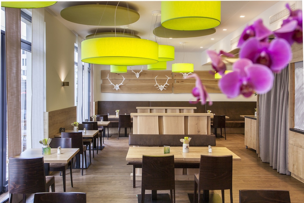 Coffee Fellows Hotel Munchen Freiham 64/82
