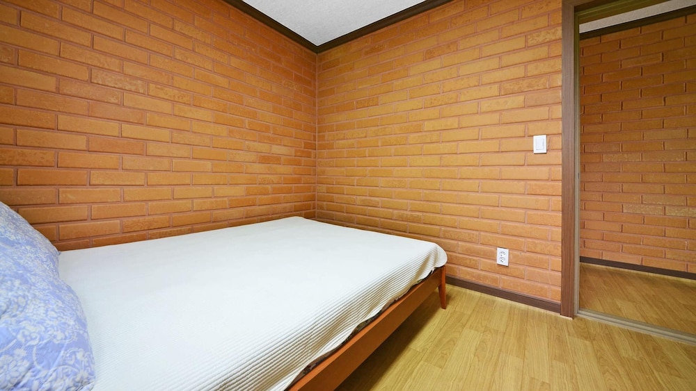 Yeosu Hwangto Pension 19/50