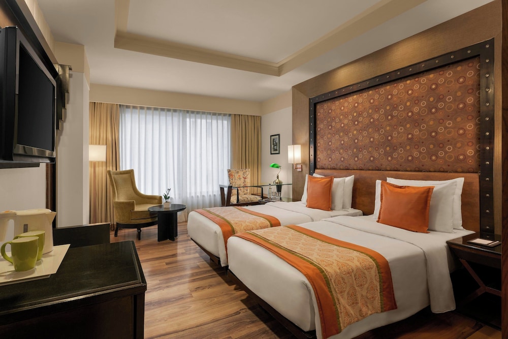 ROOM, TWIN BEDS, CITY VIEW