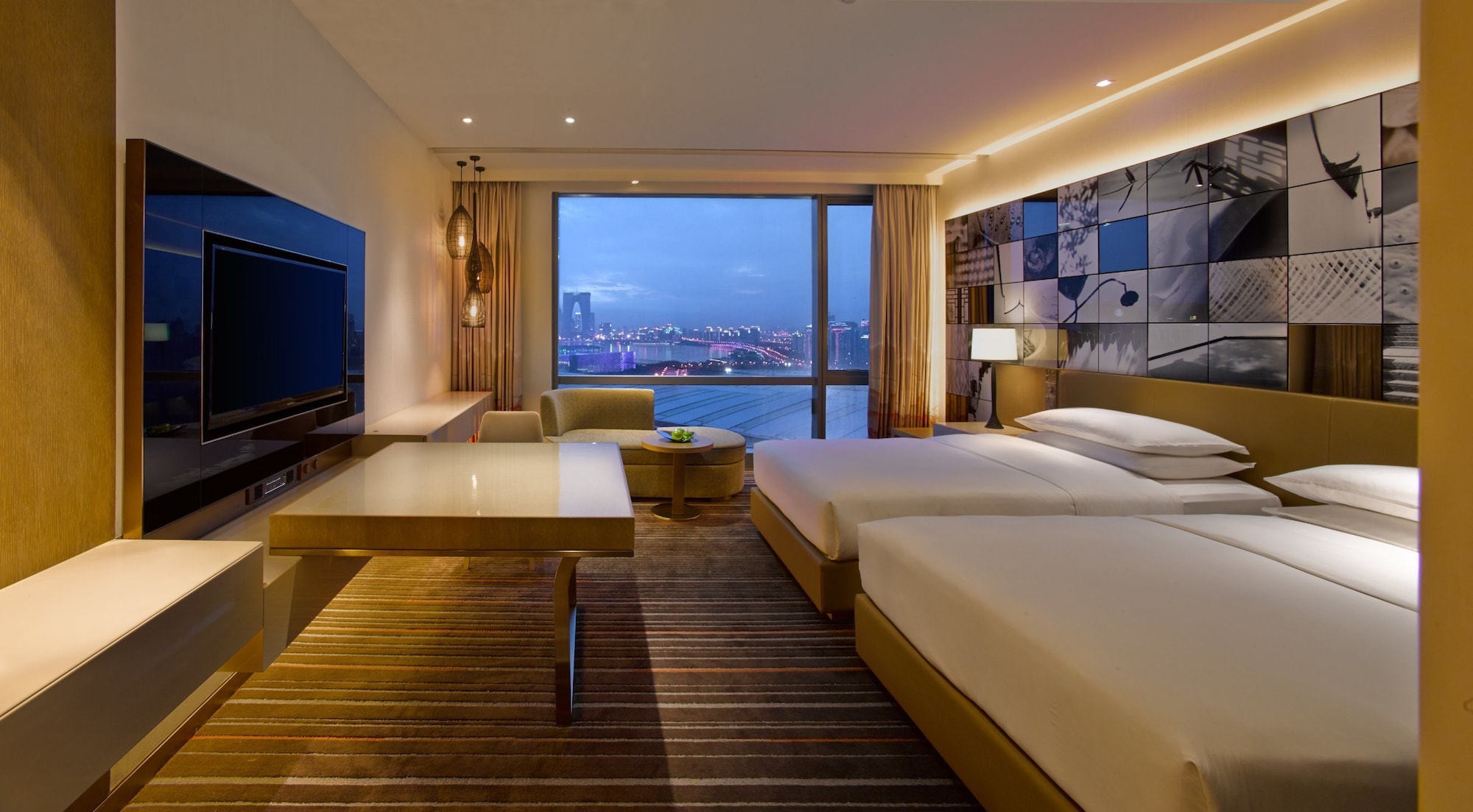 Regency, Twin Beds, Club View