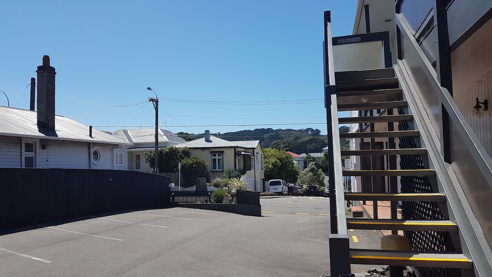 88 Wallace Court Motel 24/36
