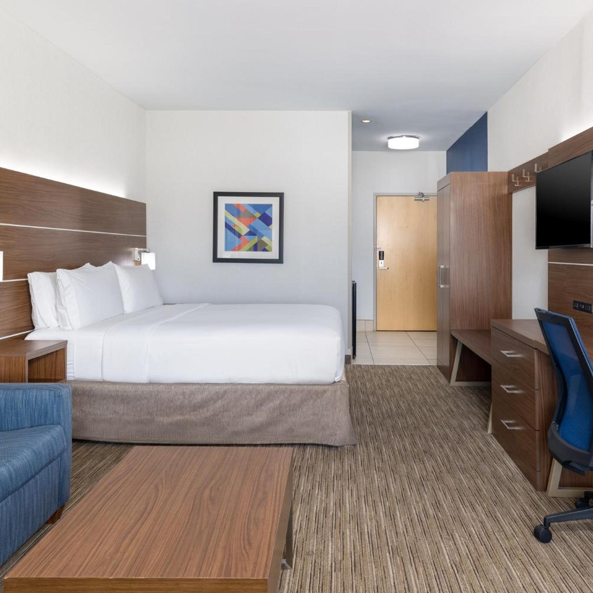 جناح بسرير كينج مع أريكة لذوي الإعاقة، Holiday Inn Express & Suites Las Vegas SW Spring Valley, an IHG Hotel 2/7