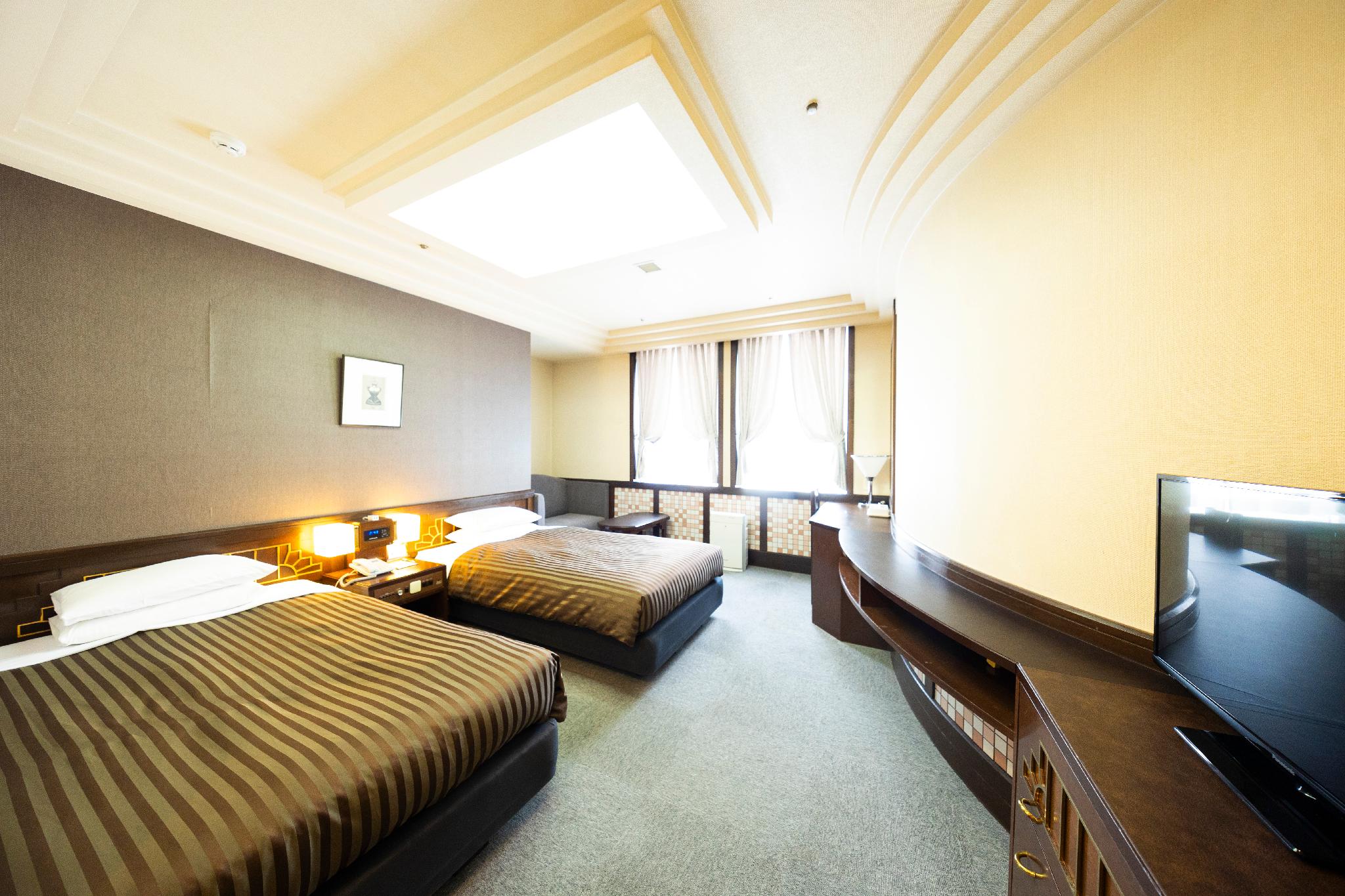 Select, Standard, Single Bed, with View, Smoking