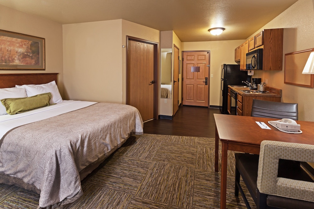 Candlewood Suites St. Robert 14/44