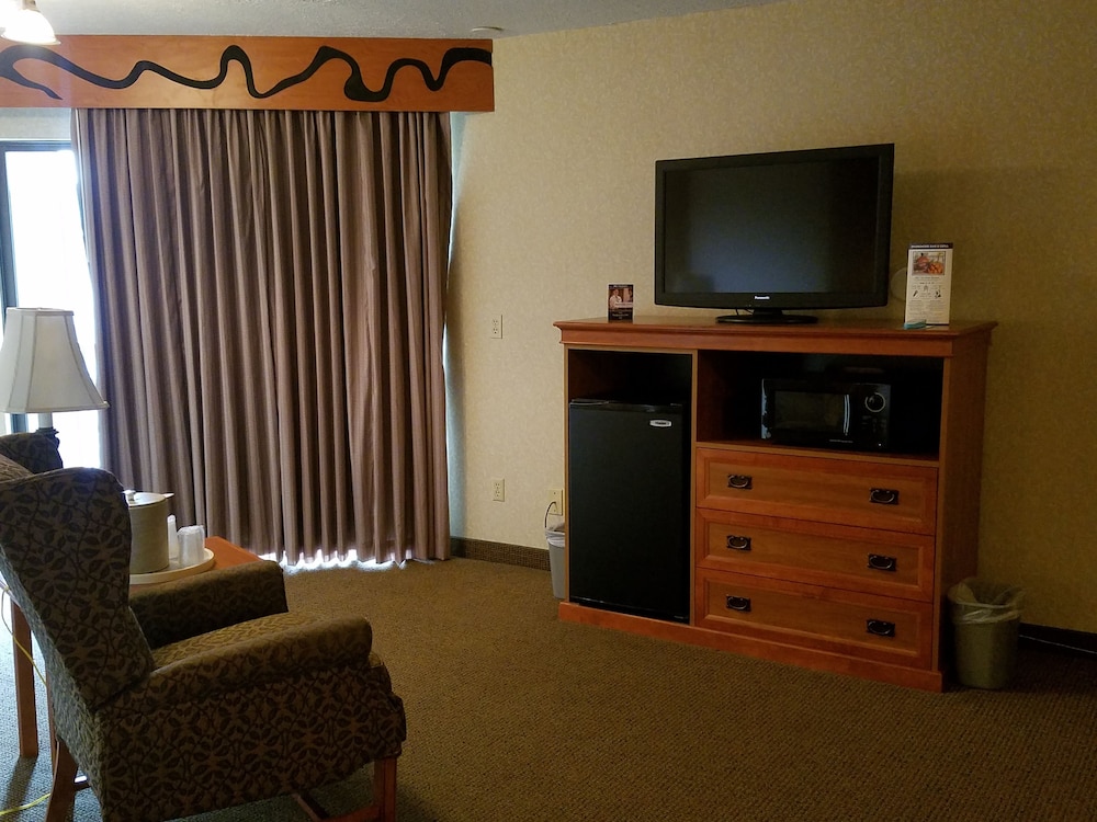 Best Western Plus Rivershore Hotel 16/28