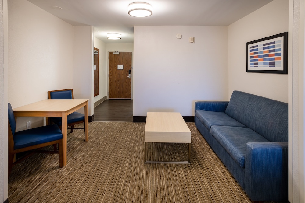 Holiday Inn Express Hotel And Suites Salisbury Delmar 40/68