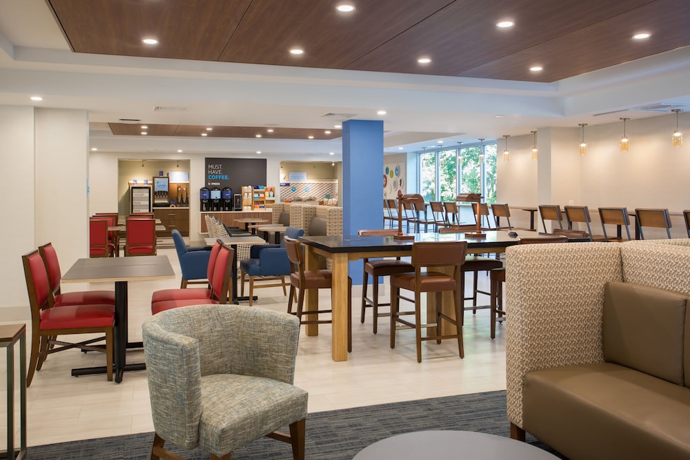 HOLIDAY INN EXPRESS CHELMSFORD 49/65