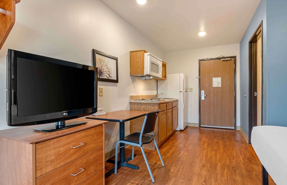 Extended Stay America Select Suites - Indianapolis - Greenwood 28/50