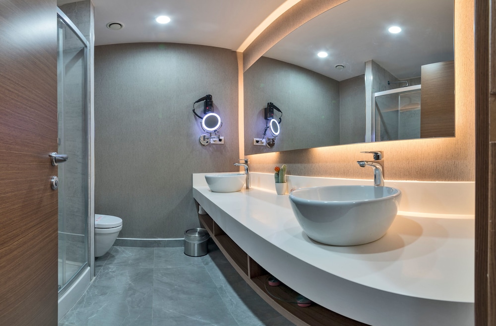 Land Park Hotel Avcilar 47/47