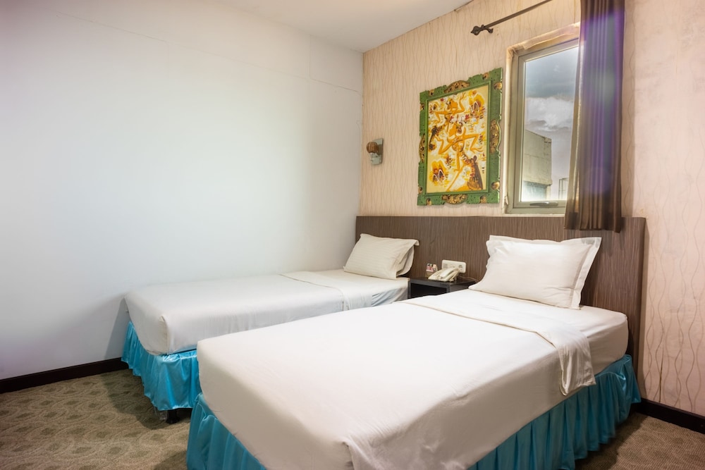 Hotel O Makassar near Losari Beach formerly Ocean View Hotel 8/21