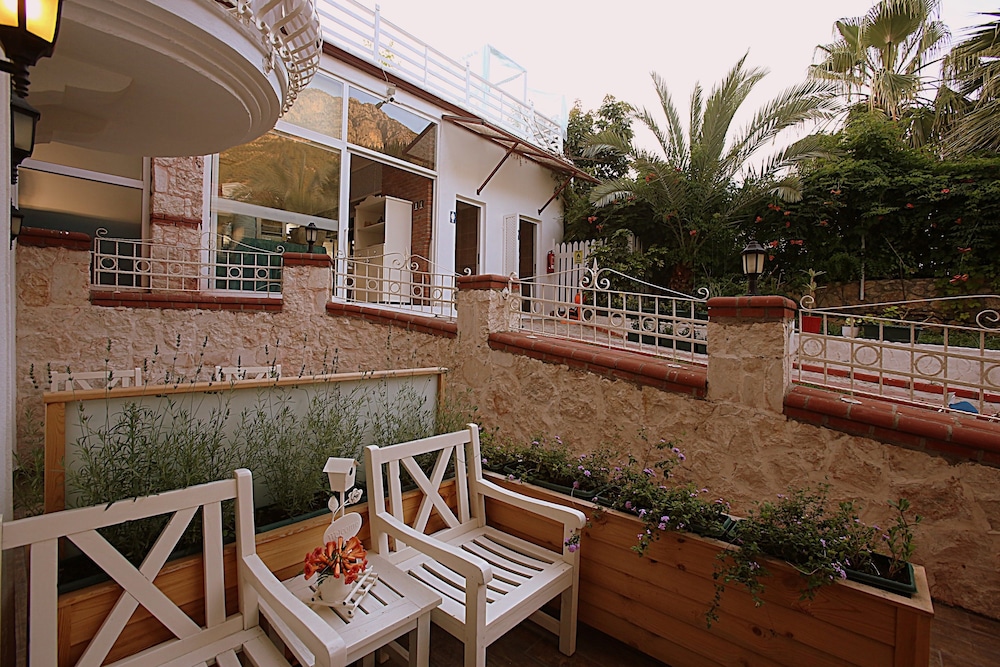 S3 HOTELS ORANGE 61/68