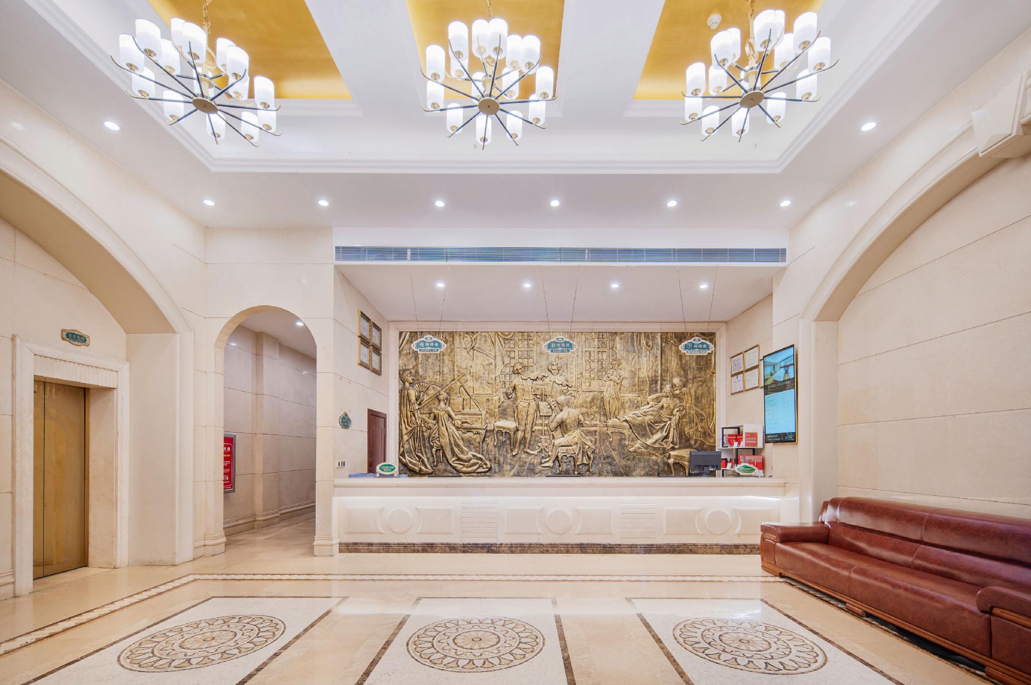 Vienna Hotel (Dongguan Chang'an Railway Station Bubugao) 13/46