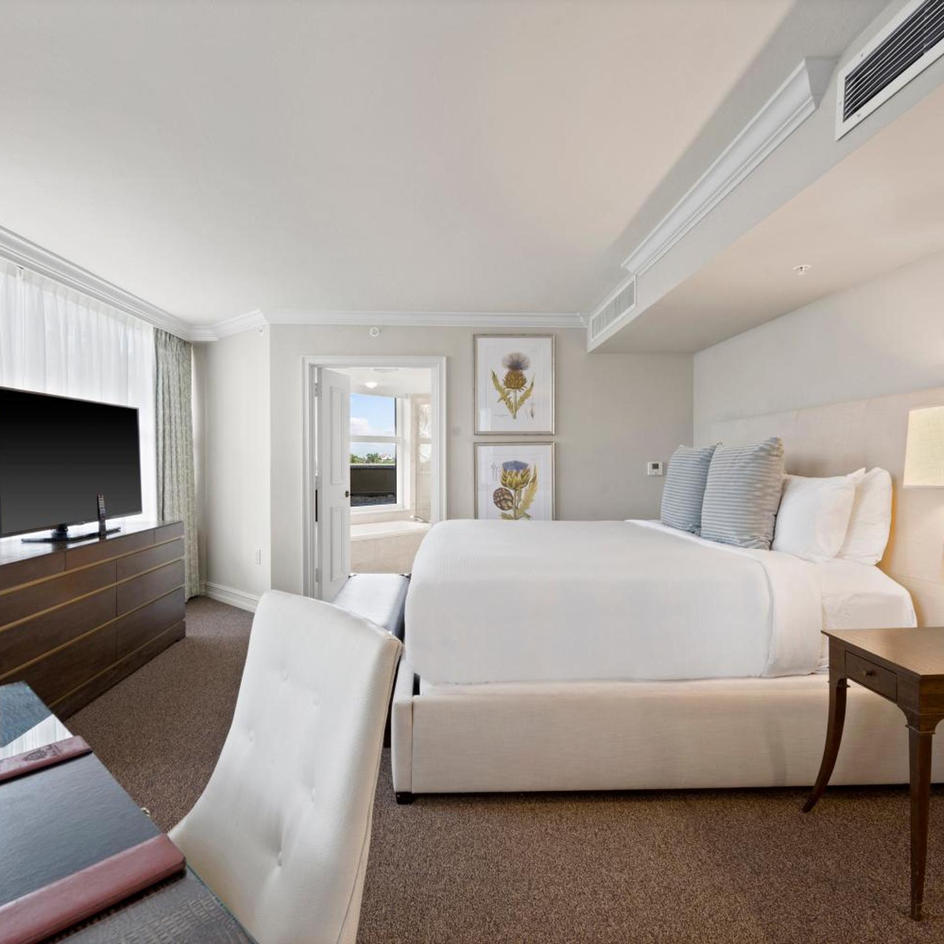 Deluxe, Double Bed, Side Sea View