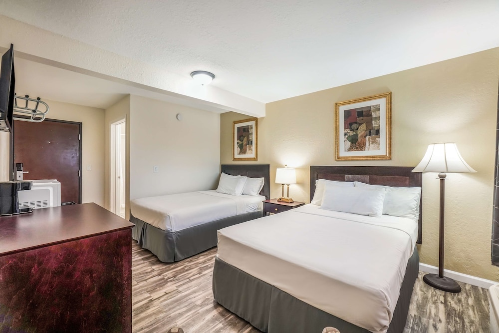 Americas Best Value Inn Marquette 11/46