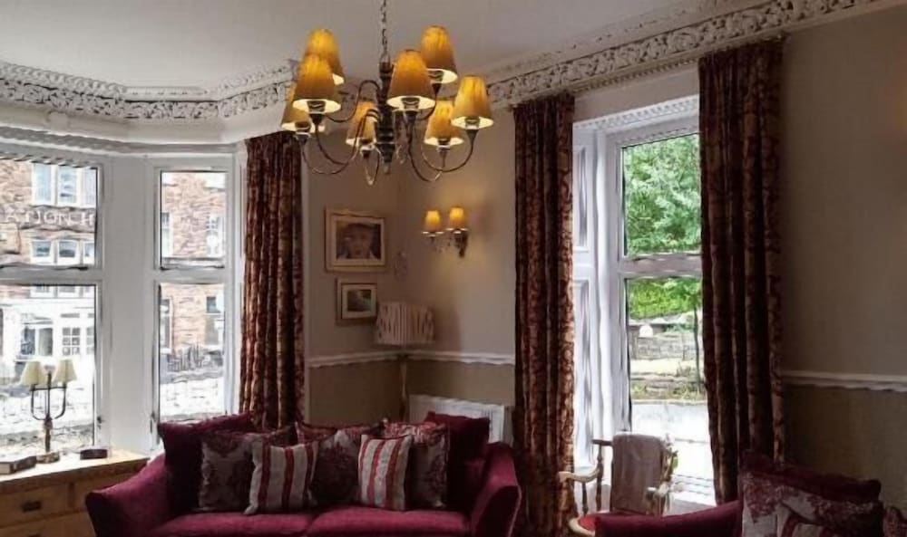 The Huntingdon B&B 23/34