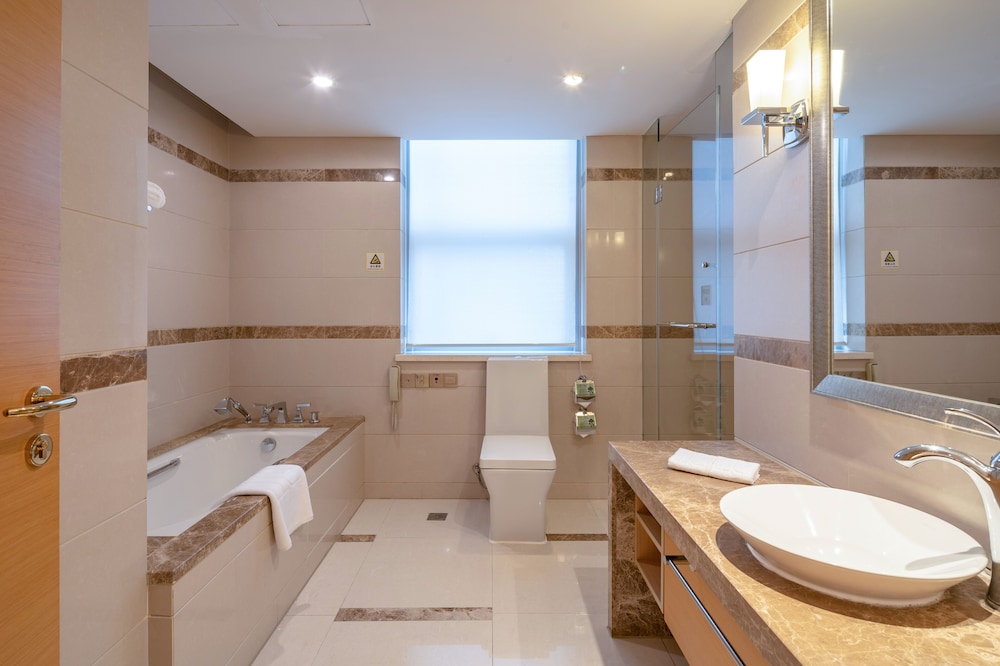 Regal Plaza Hotel Residence 32/35