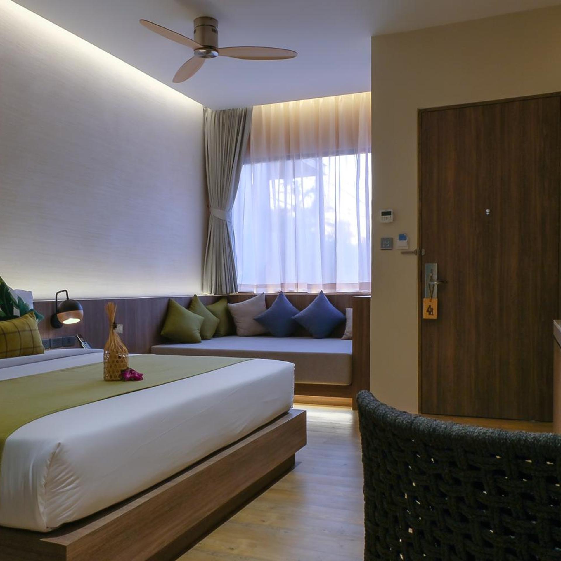 Adjoining, King Bed, Plunge Pool